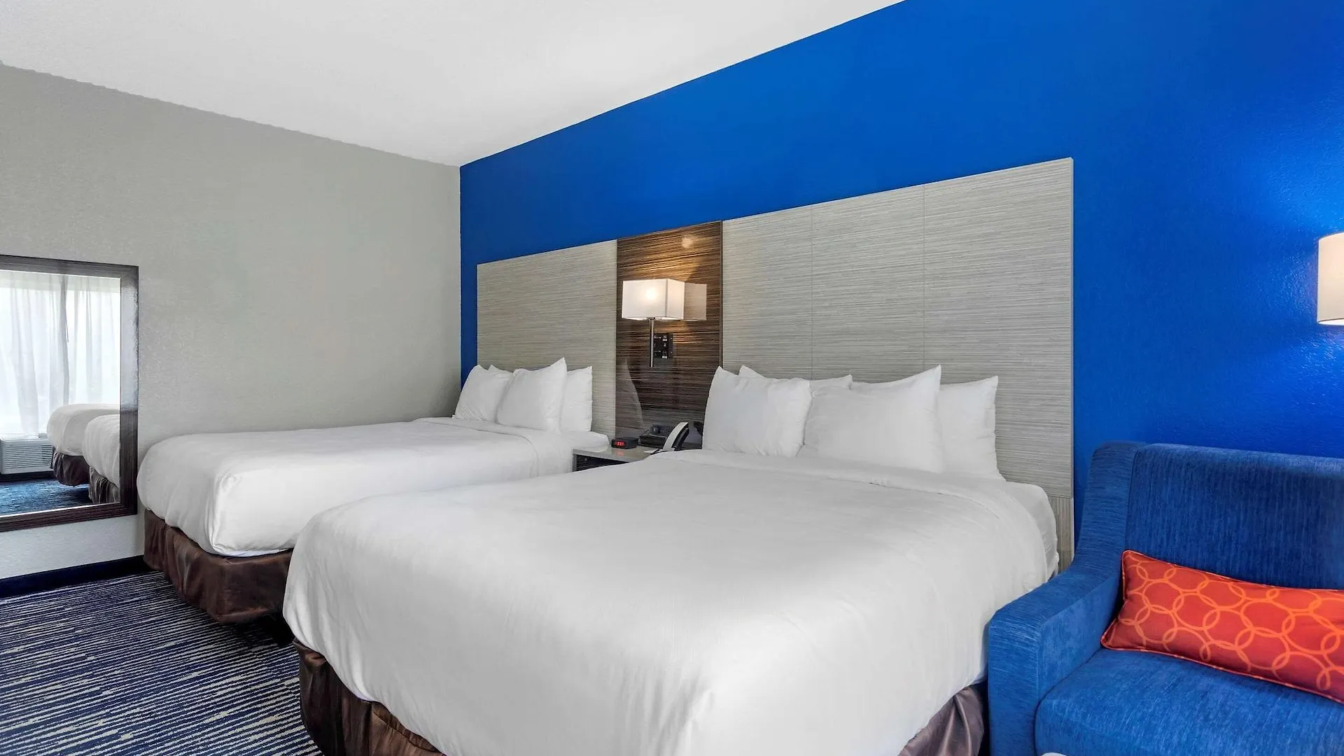 Comfort Inn & Suites Memphis 3*,
