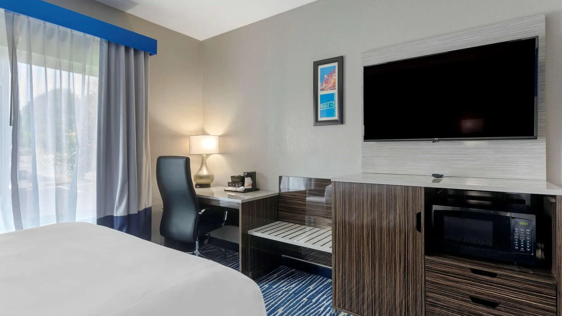 Comfort Inn & Suites Memphis Hotel
